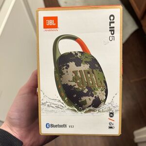 JBL Clip 5 Speaker - Green and Orange Camouflage